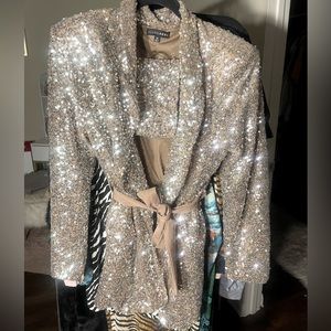 BE THE CENTER OF ATTENTION